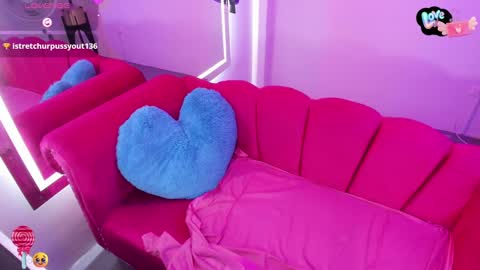 Snapshot of isa_t18 chatting on 01.29.25 isabella online show from 01.29.25