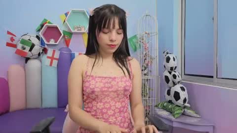 Snapshot of isaa_skinnyy chatting on 06.25.26 Isaa Skinny online show from 06.25.26