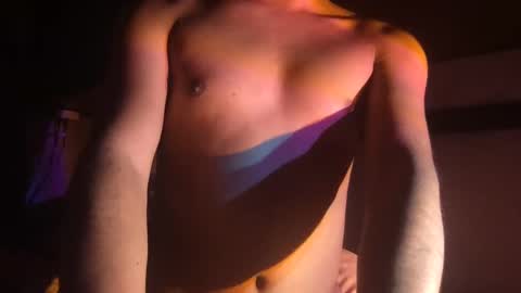 Snapshot of isaac_akamu chatting on 02.10.25 isaac_akamu online show from 02.10.25