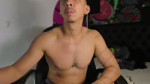 isaac_cryston online show from 11.11.25