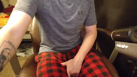 Snapshot of isaac_sheffield chatting on 12.22.24 isaac online show from 12.22.24