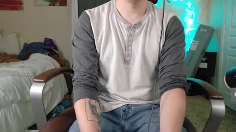 Snapshot of isaac_sheffield chatting on 09.23.25 isaac online show from 09.23.25