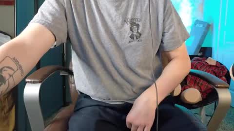 Snapshot of isaac_sheffield chatting on 09.29.25 isaac online show from 09.29.25