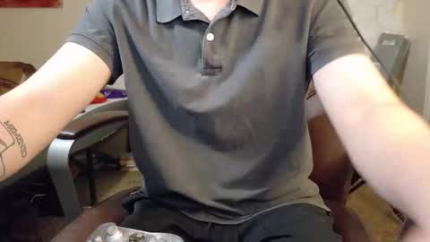 Snapshot of isaac_sheffield chatting on 10.23.25 isaac online show from 10.23.25