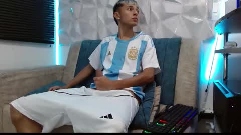 Isaac tan online show from 09.08.25