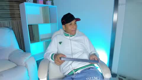 Snapshot of isaacblack_ chatting on 09.18.25 IsaacBlack online show from 09.18.25