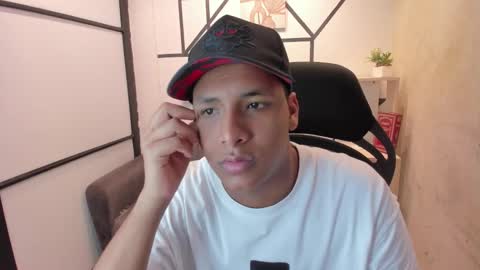 Snapshot of isaacblack_ chatting on 09.28.25 IsaacBlack online show from 09.28.25
