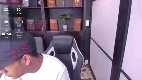 Snapshot of isaacblack_ chatting on 10.12.25 IsaacBlack online show from 10.12.25