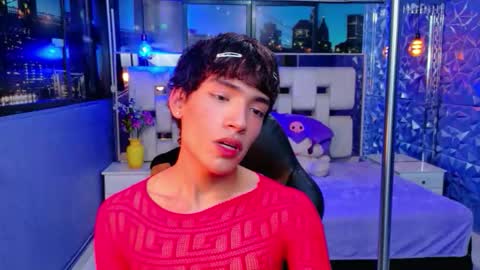 Snapshot of isaacnova chatting on 04.15.26 isaacnova online show from 04.15.26