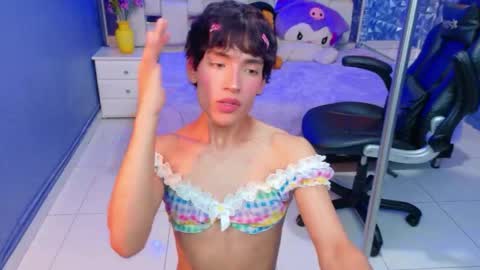 Snapshot of isaacnova chatting on 04.24.26 isaacnova online show from 04.24.26
