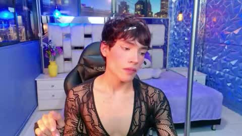 Snapshot of isaacnova chatting on 04.27.26 isaacnova online show from 04.27.26