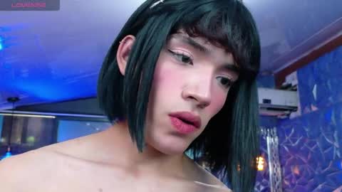 Snapshot of isaacnova chatting on 05.14.26 isaacnova online show from 05.14.26