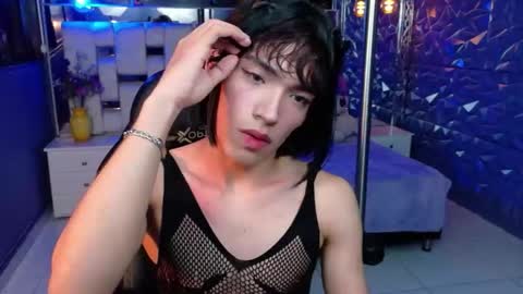 Snapshot of isaacnova chatting on 05.15.26 isaacnova online show from 05.15.26