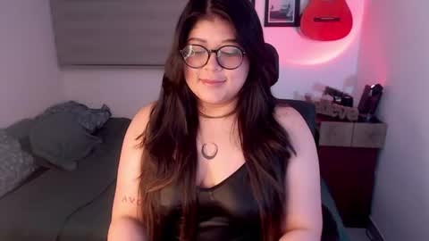 Snapshot of isabel_art chatting on 07.19.26 Call me ISA online show from 07.19.26