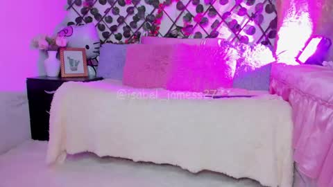 Snapshot of isabel_jamess chatting on 04.20.26 Isa online show from 04.20.26