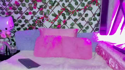 Snapshot of isabel_jamess chatting on 05.13.26 Isa online show from 05.13.26
