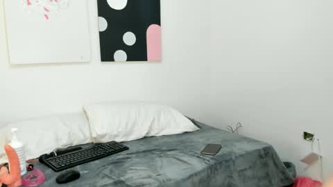 isabella online show from 01.15.25