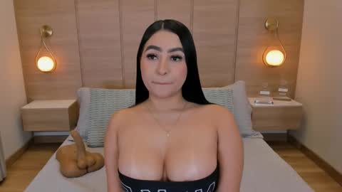 Snapshot of isabel_millher chatting on 02.07.26 Isa online show from 02.07.26