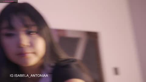 Snapshot of isabela_antonia_ chatting on 04.23.26 online show from 04.23.26
