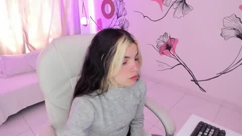 Snapshot of isabela_fiorelli chatting on 10.05.25 isabela_fiorelli online show from 10.05.25