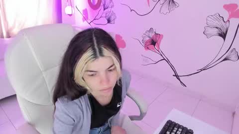 Snapshot of isabela_fiorelli chatting on 10.12.25 isabela_fiorelli online show from 10.12.25