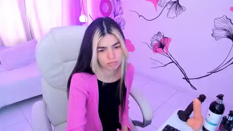 Snapshot of isabela_fiorelli chatting on 11.11.25 isabela_fiorelli online show from 11.11.25