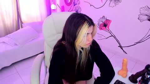 Snapshot of isabela_fiorelli chatting on 11.13.25 isabela_fiorelli online show from 11.13.25