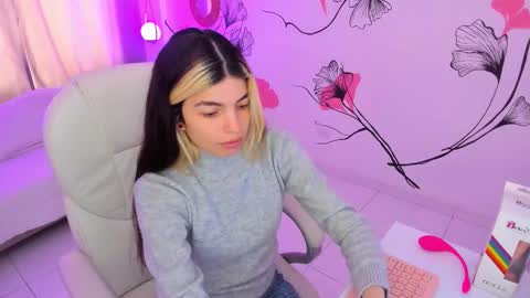 Snapshot of isabela_fiorelli chatting on 12.02.25 isabela_fiorelli online show from 12.02.25