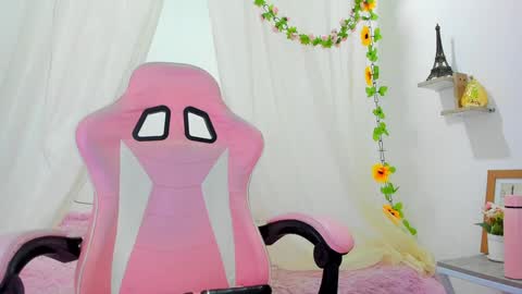 Snapshot of isabela_gonzalez_ chatting on 01.30.25 ISA online show from 01.30.25