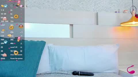 Snapshot of isabelacoleman_ chatting on 10.31.25 isabelacoleman_ online show from 10.31.25