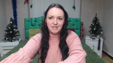 IsabelBlackberry online show from 12.29.24