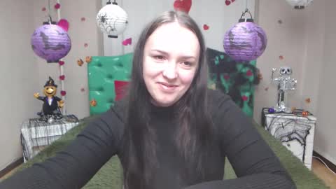 IsabelBlackberry online show from 10.25.25