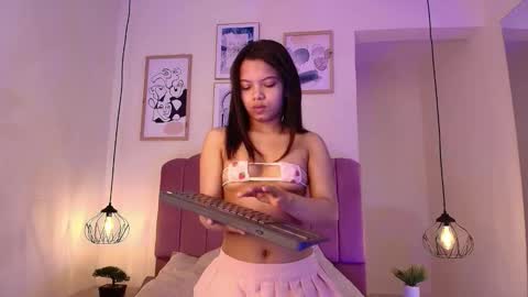 isabelgh_ online show from 10.10.25