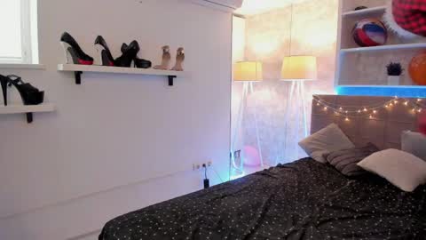 IsabelKiss online show from 03.30.26