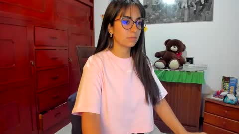 Snapshot of isabella22_1 chatting on 01.12.25 Isabella22 1 online show from 01.12.25