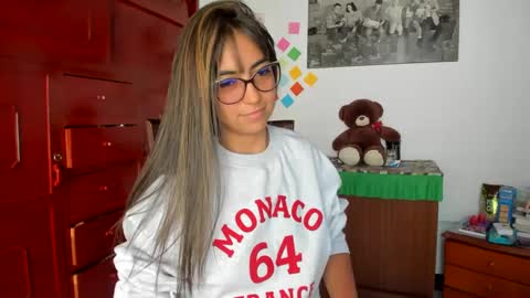 Snapshot of isabella22_1 chatting on 01.21.25 Isabella22 1 online show from 01.21.25