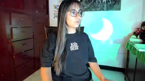 Snapshot of isabella22_1 chatting on 02.10.25 Isabella22 1 online show from 02.10.25