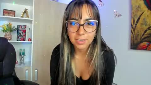 Snapshot of isabella22_1 chatting on 02.17.25 Isabella22 1 online show from 02.17.25