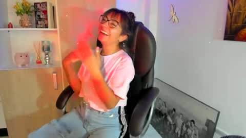 Snapshot of isabella22_1 chatting on 03.04.25 Isabella22 1 online show from 03.04.25