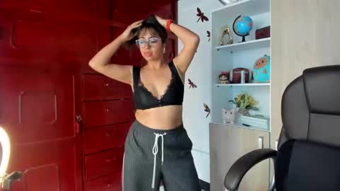 Snapshot of isabella22_1 chatting on 05.05.26 Isabella22 1 online show from 05.05.26