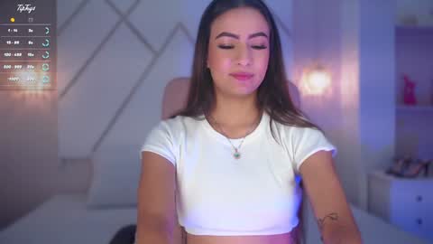 Isa  online show from 02.04.25