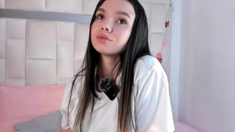 Snapshot of isabella_gomez11 chatting on 02.17.26 isabella_gomez11 online show from 02.17.26