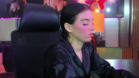 ISABELLA online show from 06.04.26