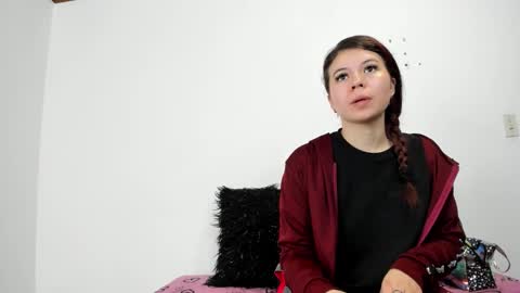 Snapshot of isabella_jaramillo chatting on 10.14.25 isabella_jaramillo online show from 10.14.25