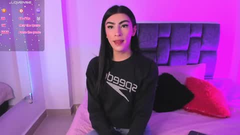 Isabella Moon9 online show from 04.01.26