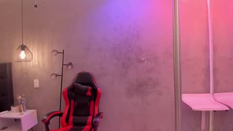 Isabella Nowa online show from 02.07.26