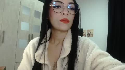 Snapshot of isabella_piercee chatting on 05.02.26 isabella_piercee online show from 05.02.26