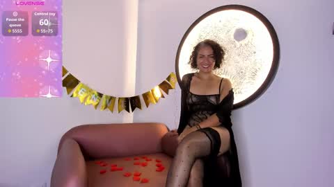 Snapshot of isabella_rosssi1 chatting on 09.25.25 isabella_rosssi1 online show from 09.25.25