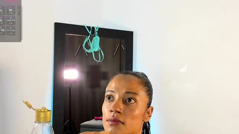 Snapshot of isabella_savina chatting on 01.11.25 Isabella online show from 01.11.25