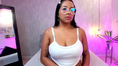 Snapshot of isabella_zc chatting on 02.22.25 isabella zc online show from 02.22.25